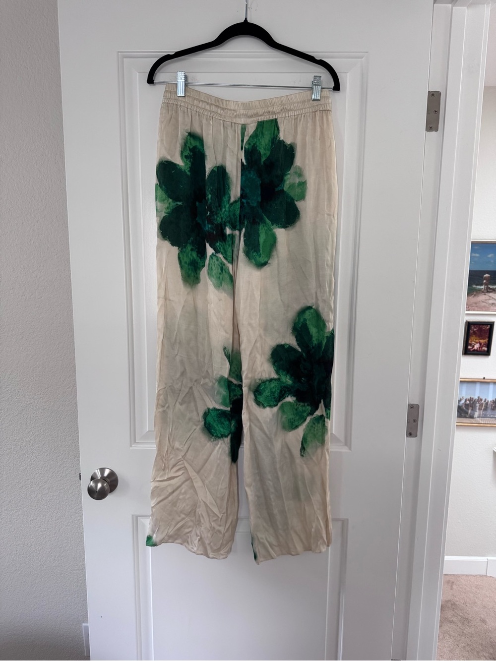 Zara Cream Wide-Leg Pants with Green Floral Print - Picture 5 of 5